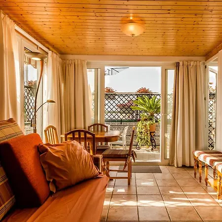 Casa Charlotte 아파트